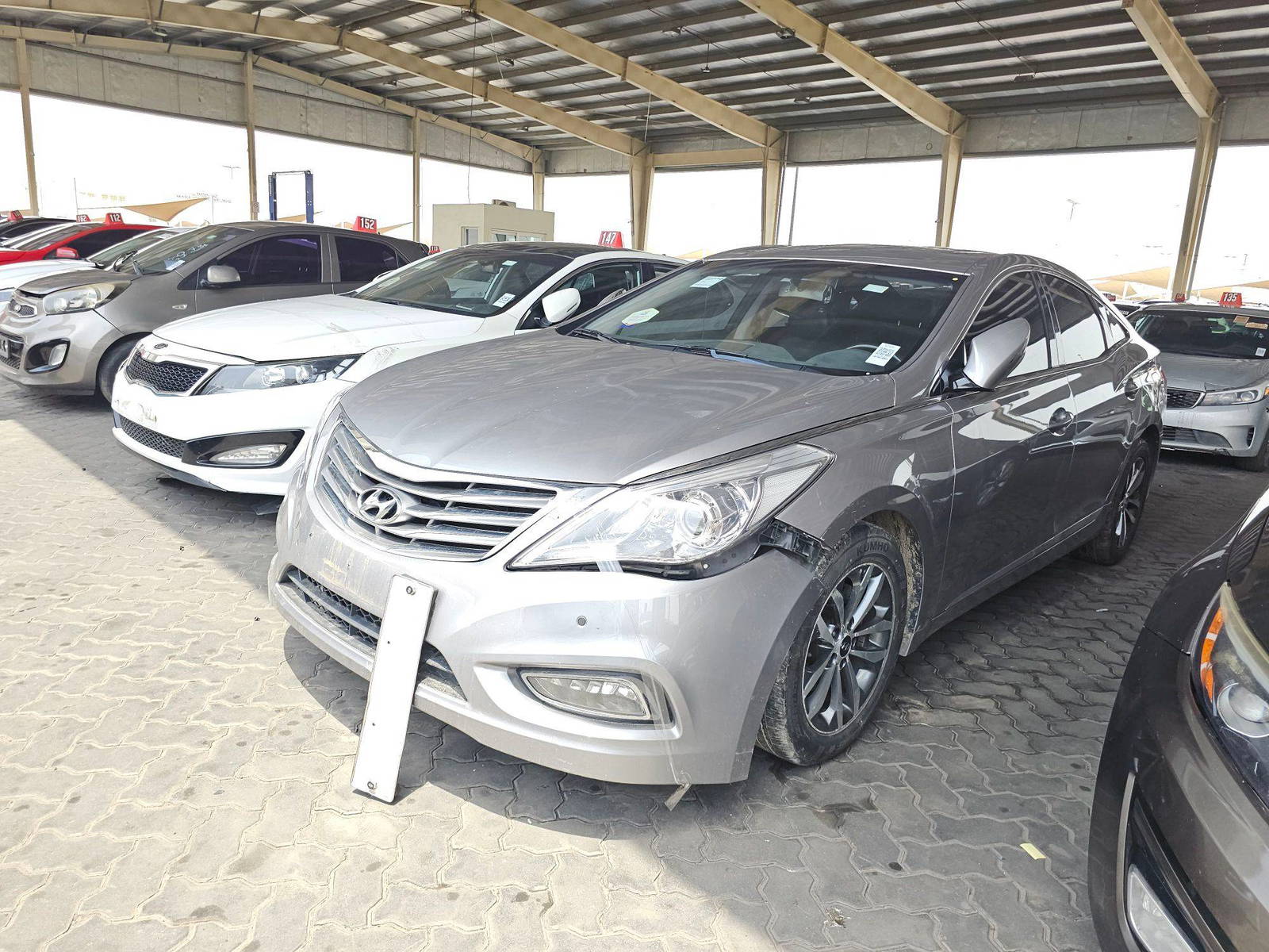 2011 HYUNDAI GRANDEUR — 121904 KM — Lot 081458 — Souq - Marhaba Auctions Used Cars - Image 5