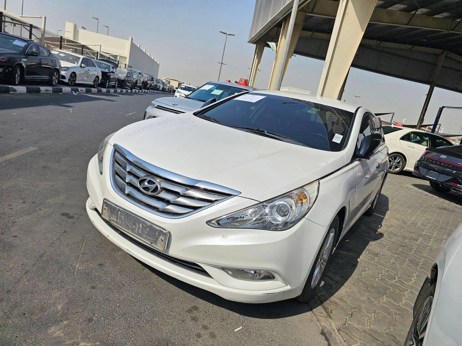 2010 HYUNDAI SONATA — 180336 KM — Lot 070824 — Souq - Marhaba Auctions Used Cars - Image 3