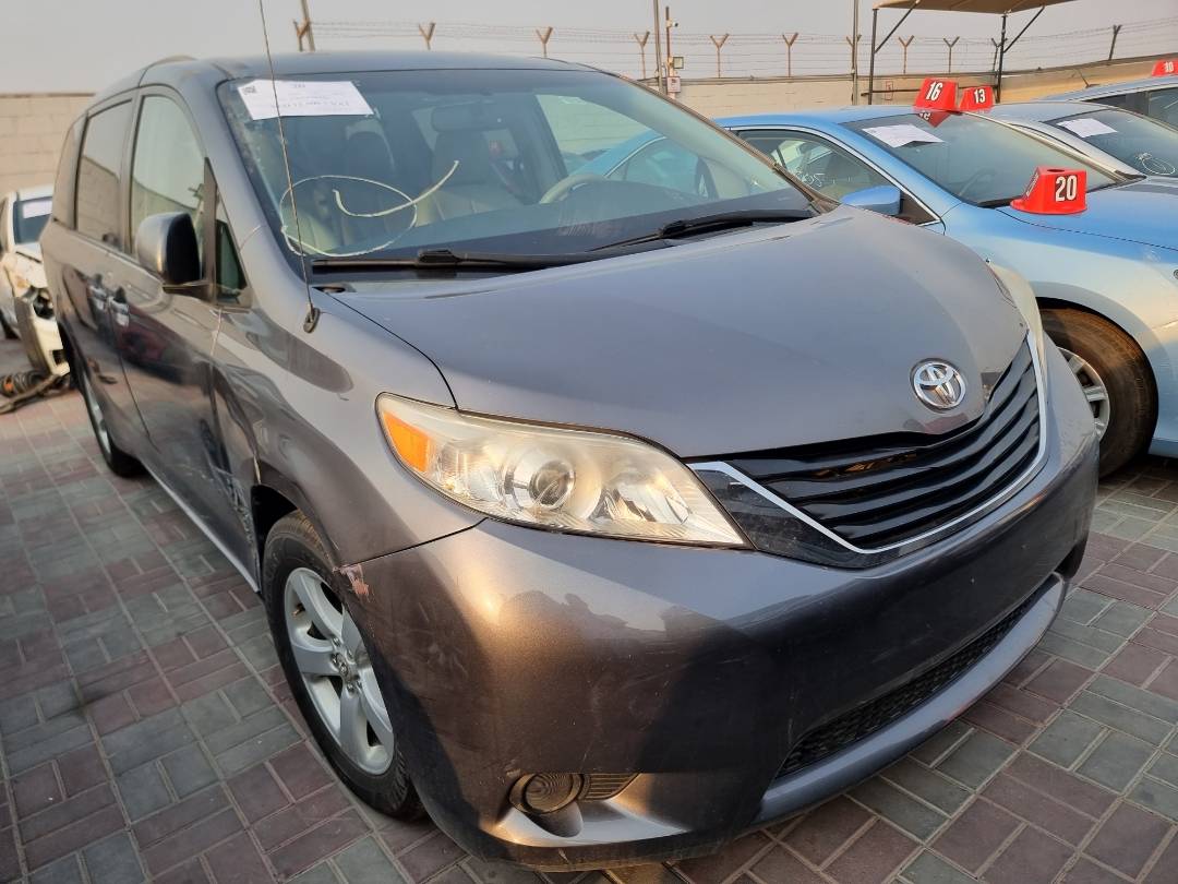 2011 TOYOTA SIENNA — 228790 Miles — Lot 3214698 — Ind. 12 - Marhaba Auctions Used Cars - Image 3