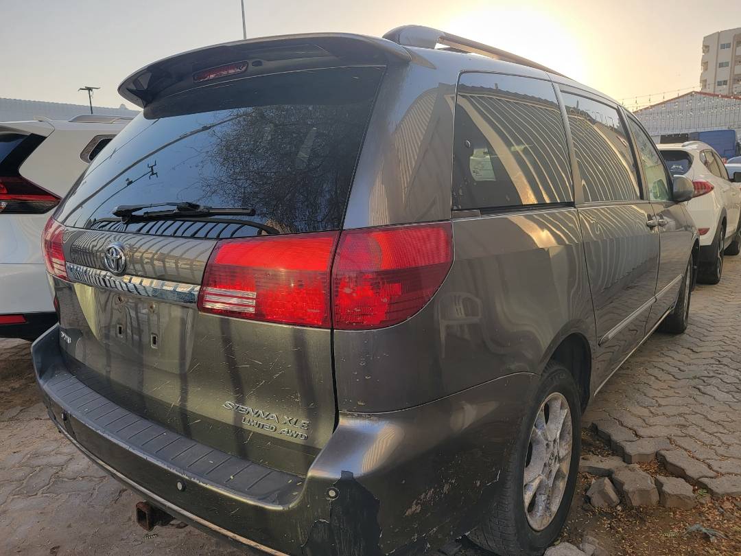 2005 TOYOTA SIENNA — 234995 Miles — Lot 38537667 - Marhaba Auctions Used Cars - Image 3
