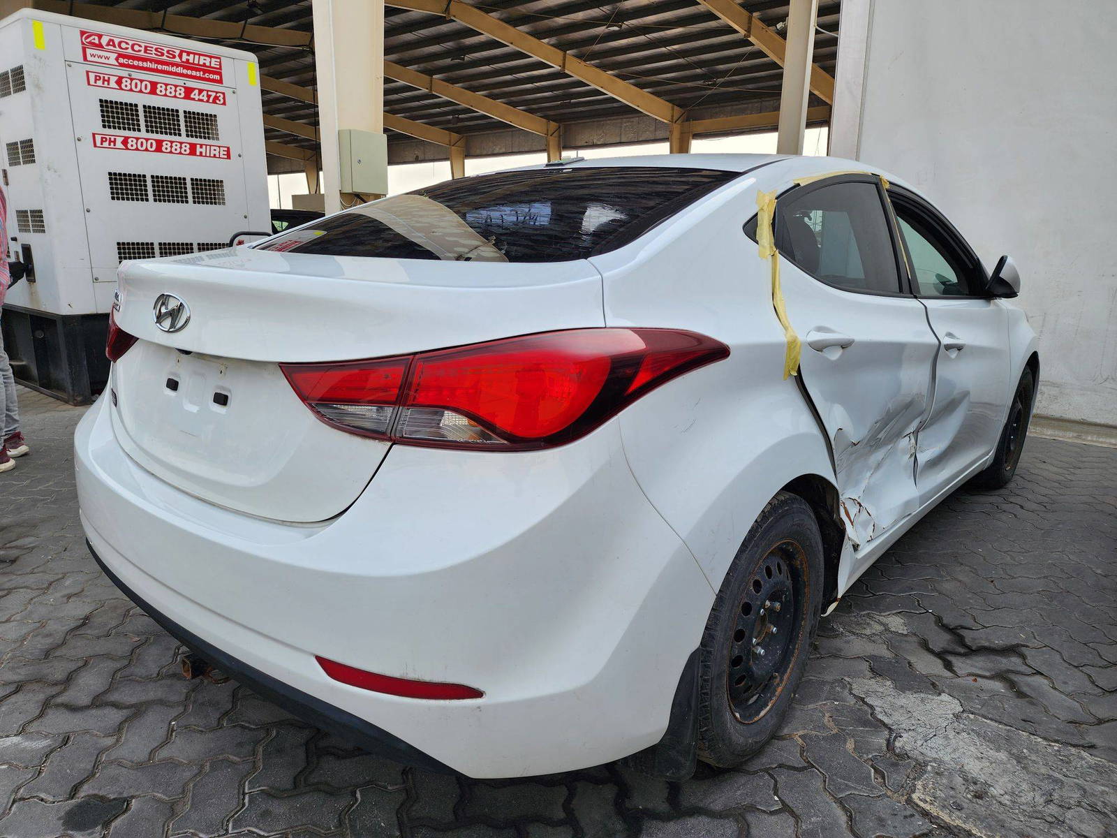 2016 HYUNDAI ELANTRA — 39320 KM — Lot 644697 — Souq - Marhaba Auctions Used Cars - Image 3