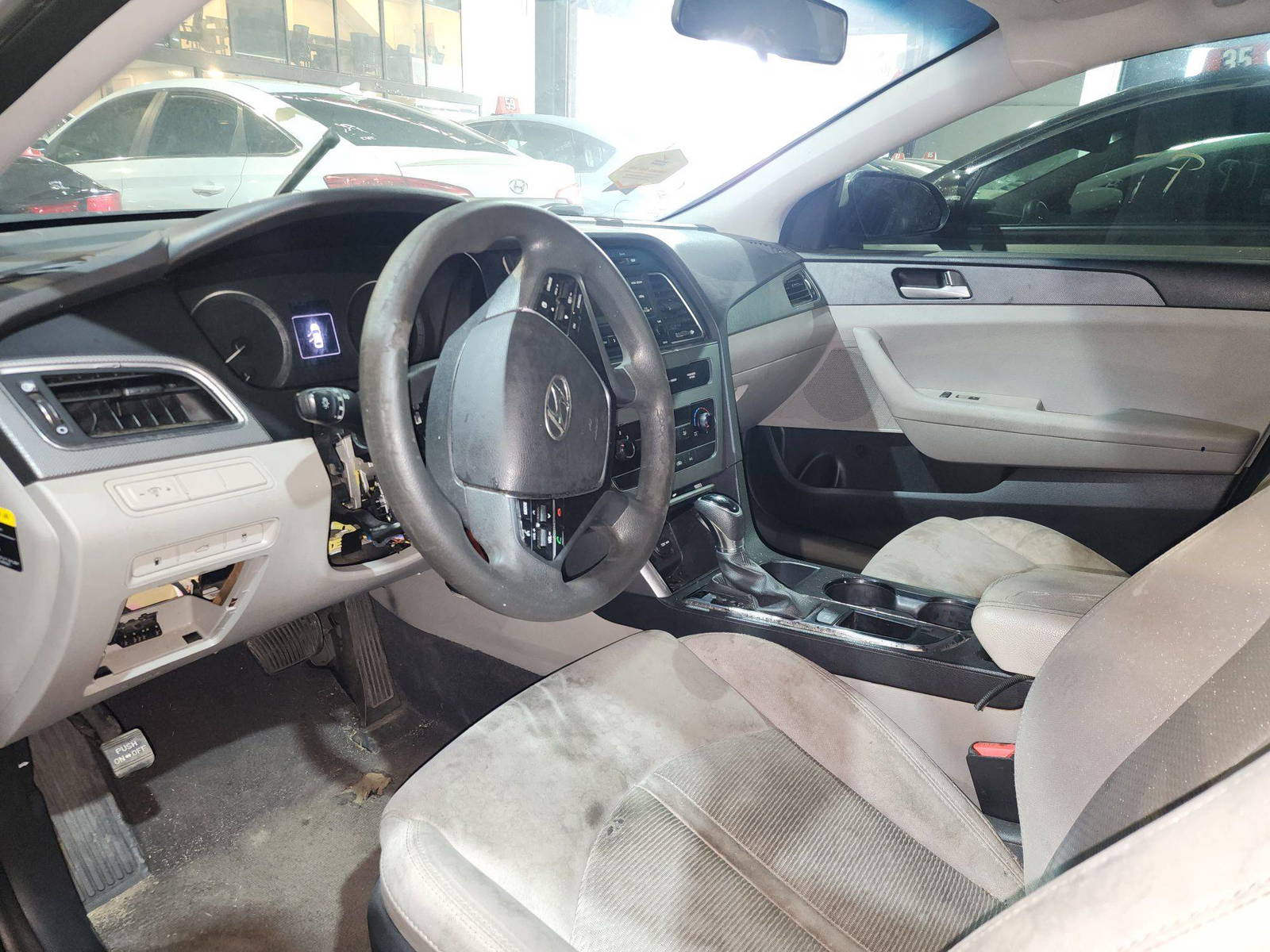 2017 HYUNDAI SONATA — 163098 Miles — Lot HH579966 — Ind. 12 - Marhaba Auctions Used Cars - Image 9