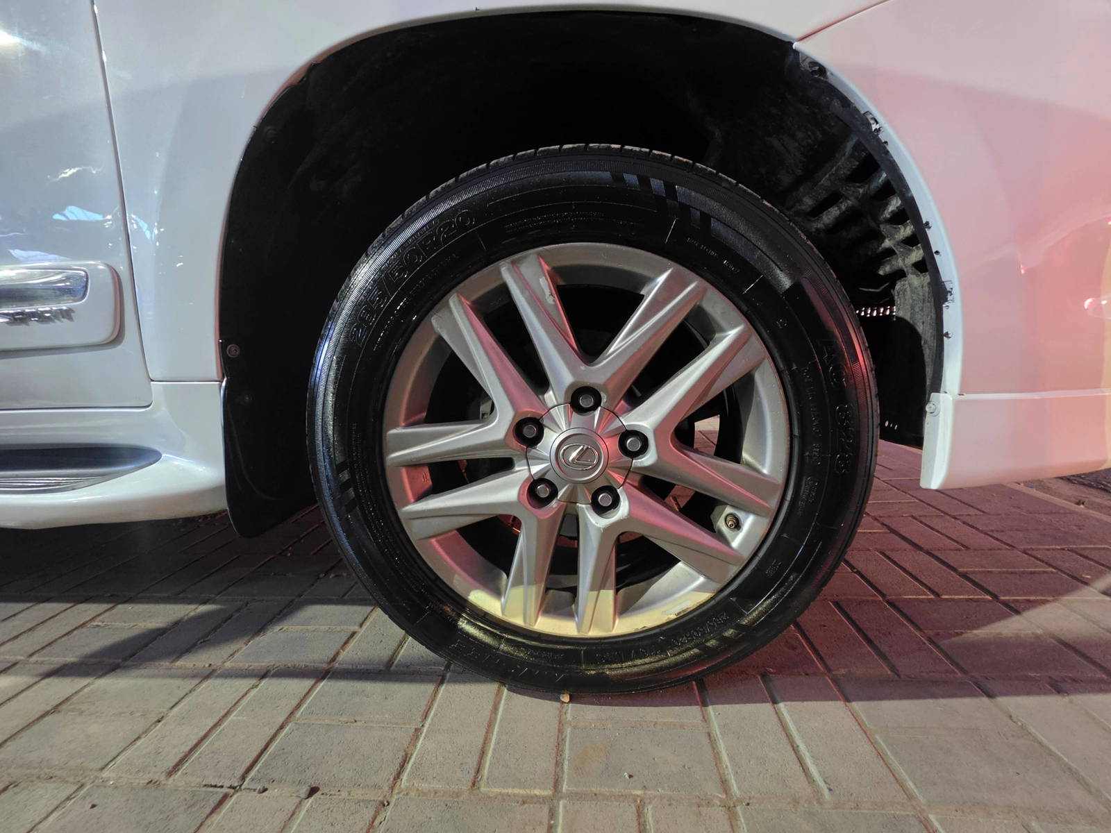 2015 LEXUS LX 570 — 329142 KM — Lot 163562 - Marhaba Auctions Used Cars - Image 13