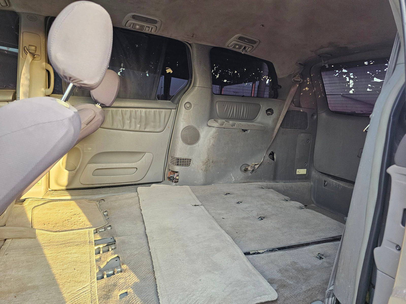 TOYOTA SIENNA 2005 - Marhaba Auction Used Cars - Image 6