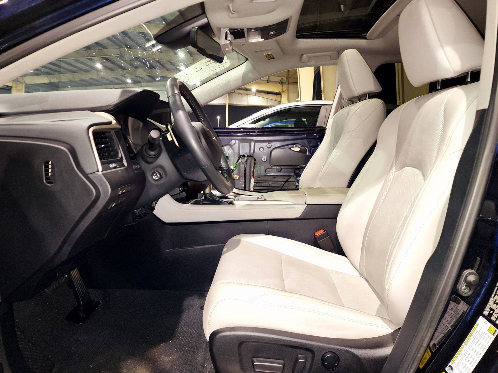 2020 LEXUS RX 350 — 24012 Miles — Lot A8LC243550 — Souq - Marhaba Auctions Used Cars - Image 9