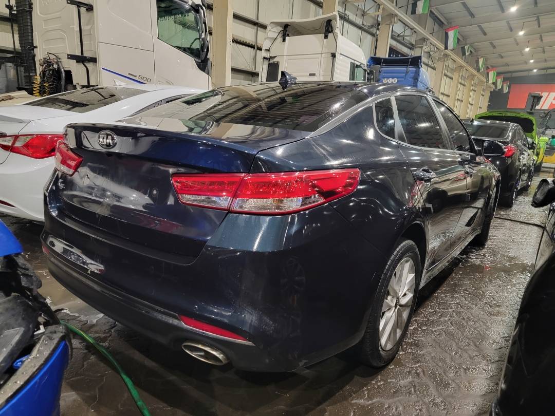 2018 KIA K5 — 161074 KM — Lot 183355 — Main - Marhaba Auctions Used Cars - Image 3