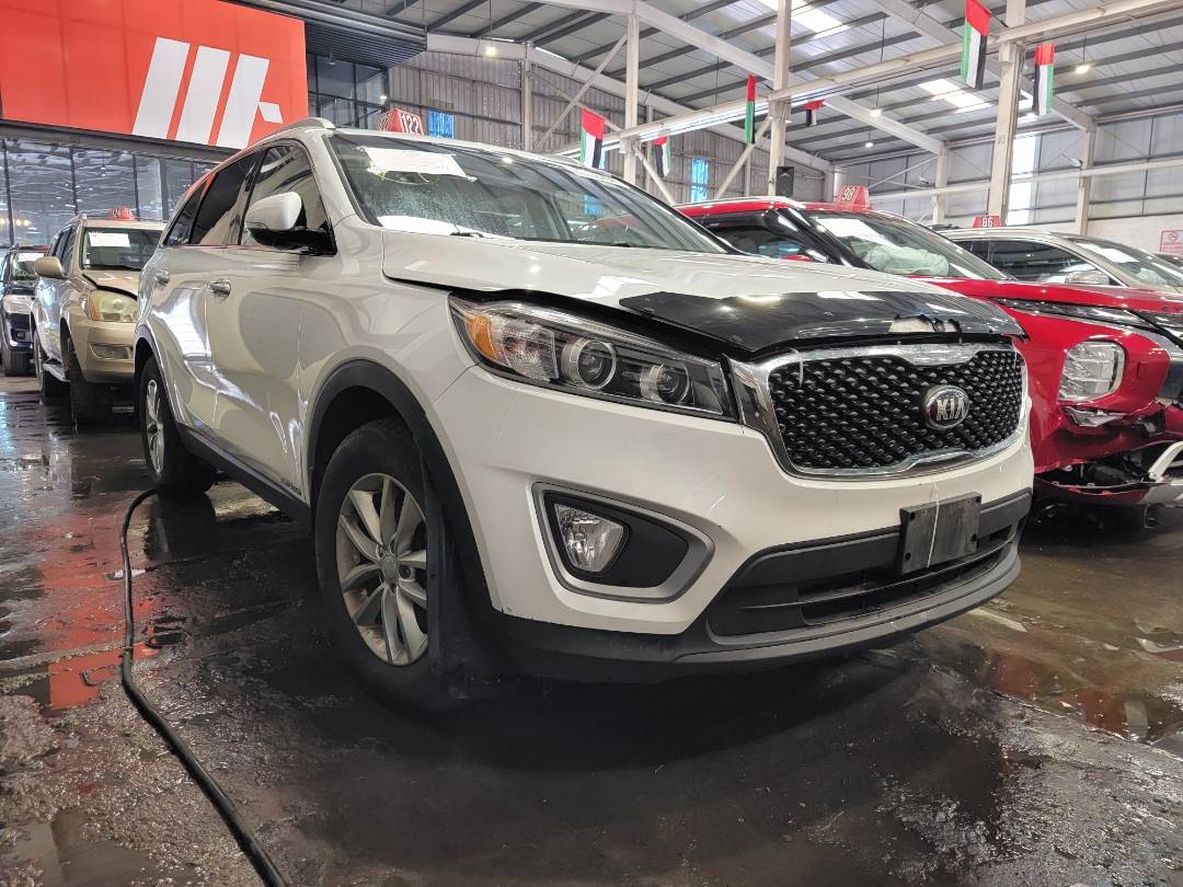 2017 KIA SORENTO — 158825 KM — Lot 82256454 — Main - Marhaba Auctions Used Cars - Image 4