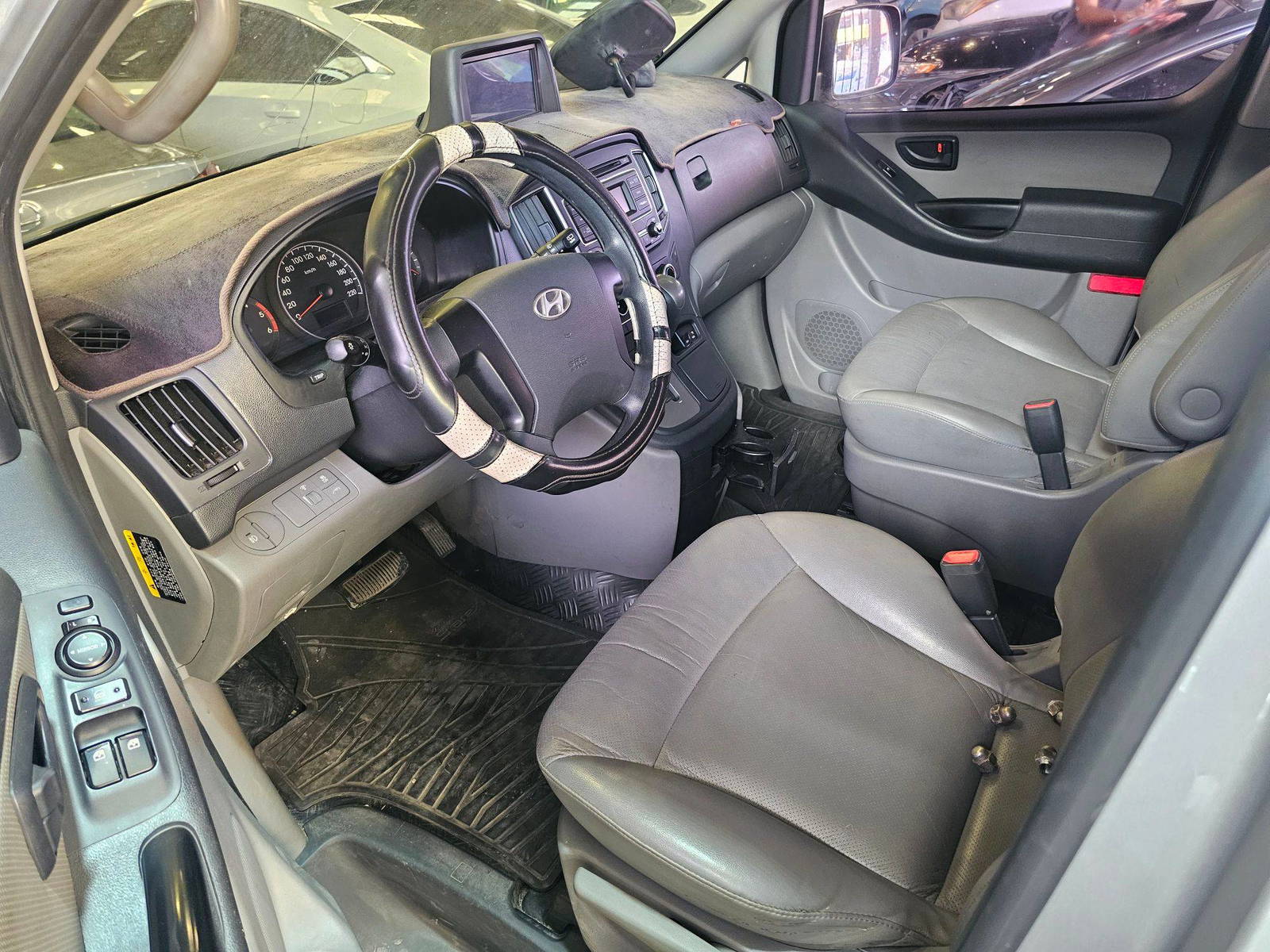 HYUNDAI GRAND STAREX 2016 - Marhaba Auction Used Cars - Image 8