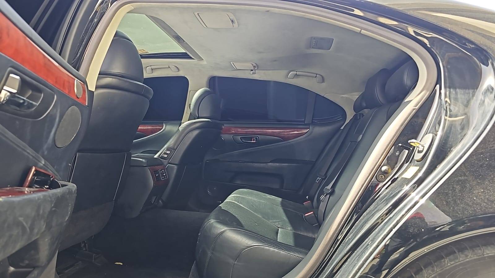 2011 LEXUS LS 460 — 220376 Miles — Lot 5003302 — Main - Marhaba Auctions Used Cars - Image 9