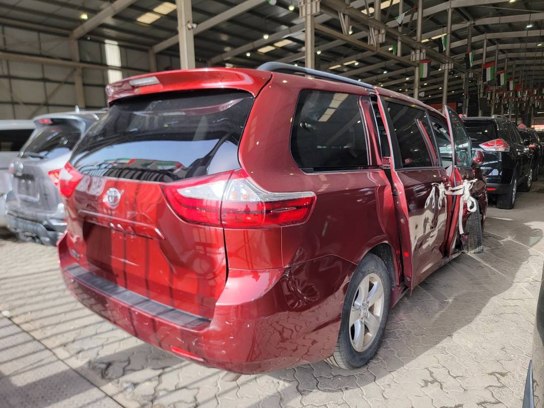 2017 TOYOTA SIENNA — 114519 Miles — Lot 846477 — Main - Marhaba Auctions Used Cars - Image 4