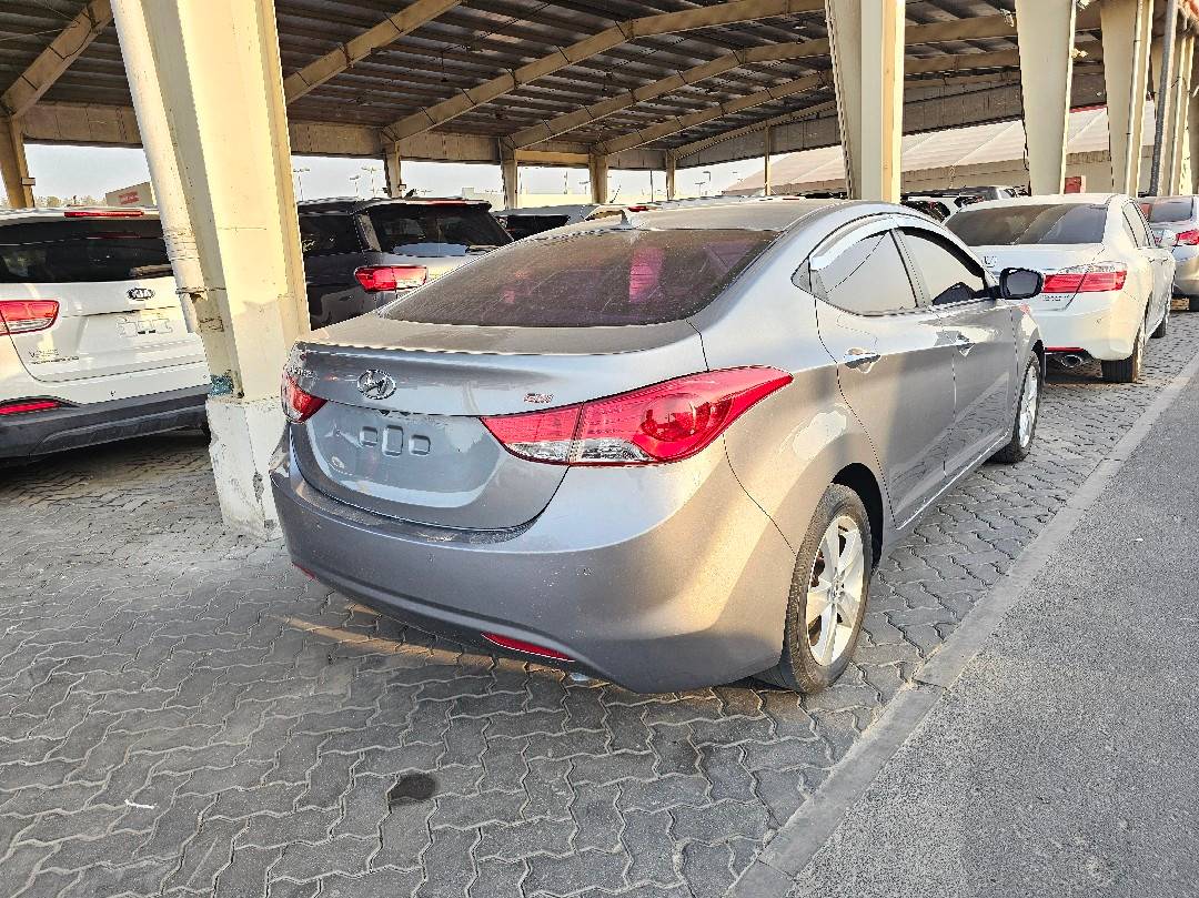 HYUNDAI AVANTE
