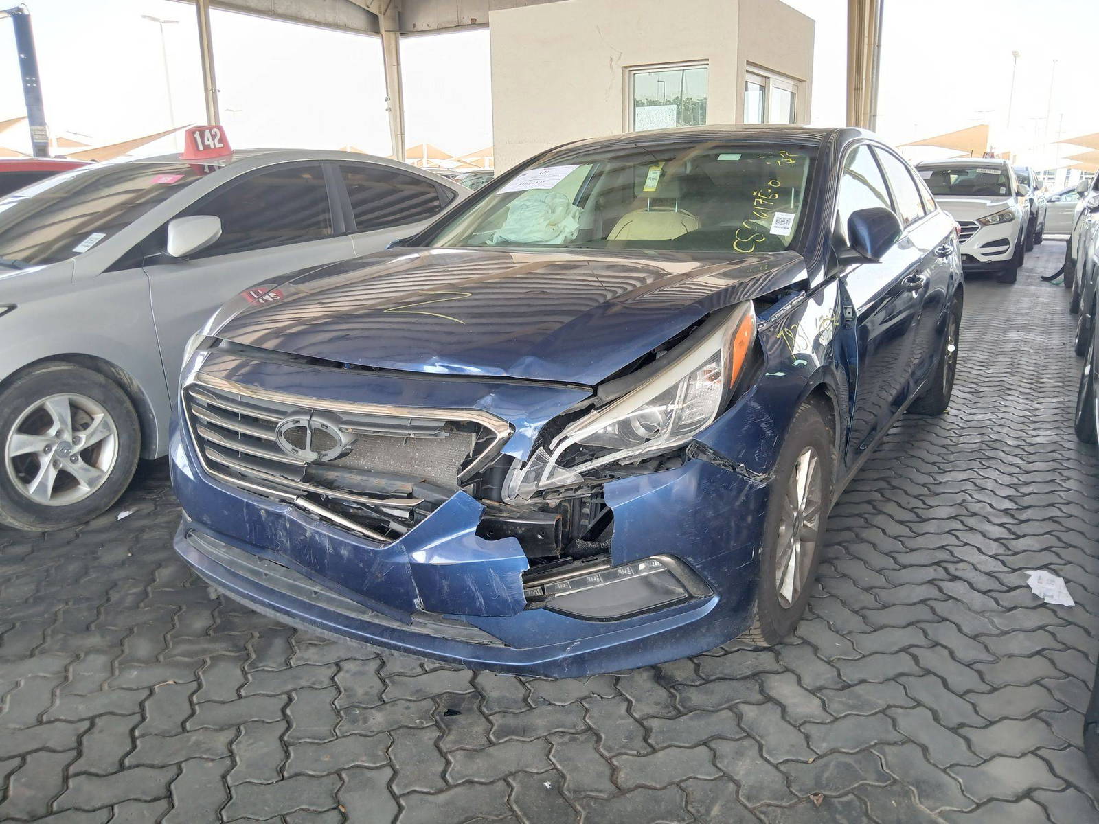 2015 HYUNDAI SONATA — 175065 KM — Lot 07831 — Souq - Marhaba Auctions Used Cars - Image 4