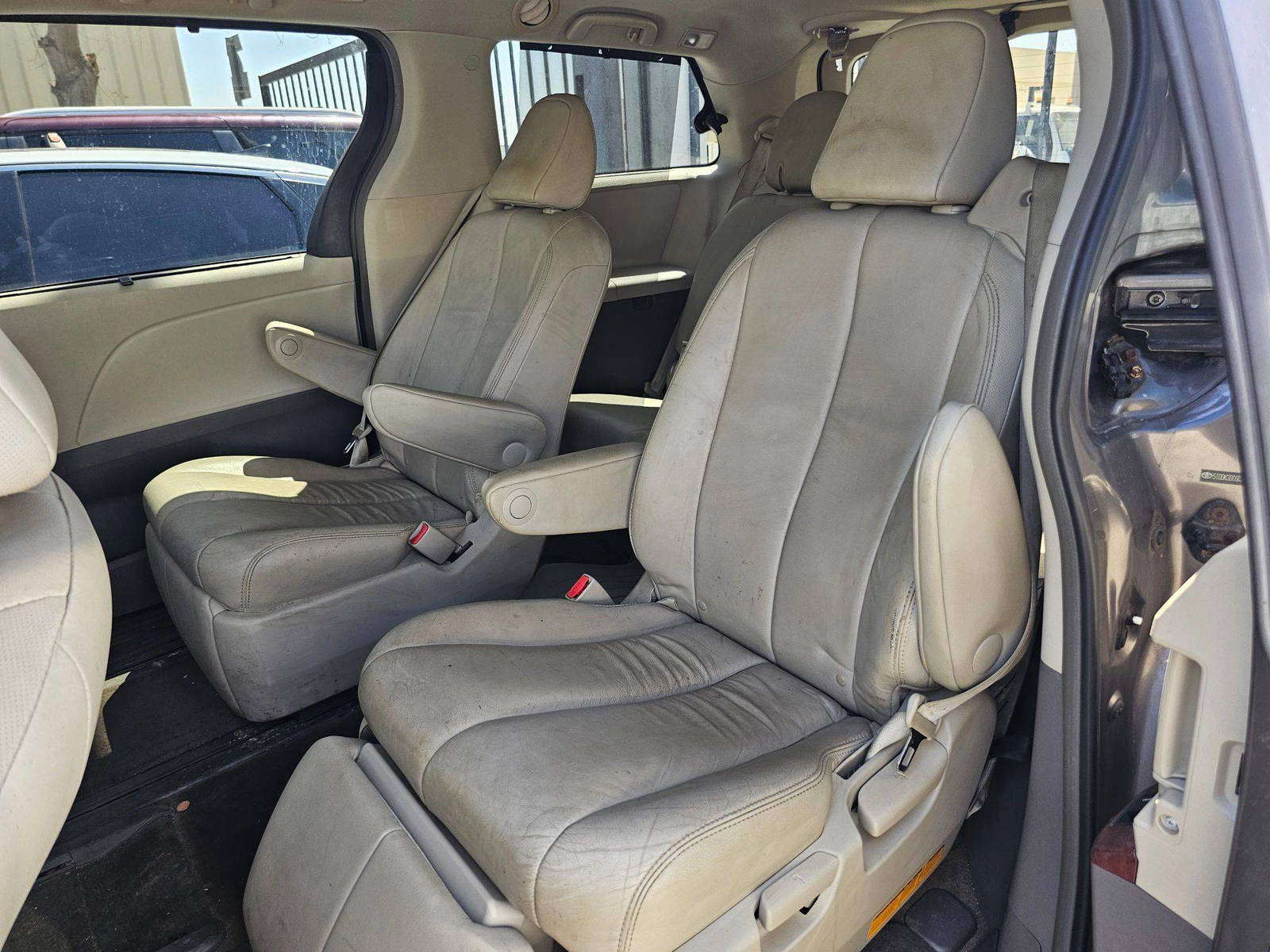 TOYOTA SIENNA 2012 - Marhaba Auction Used Cars - Image 11