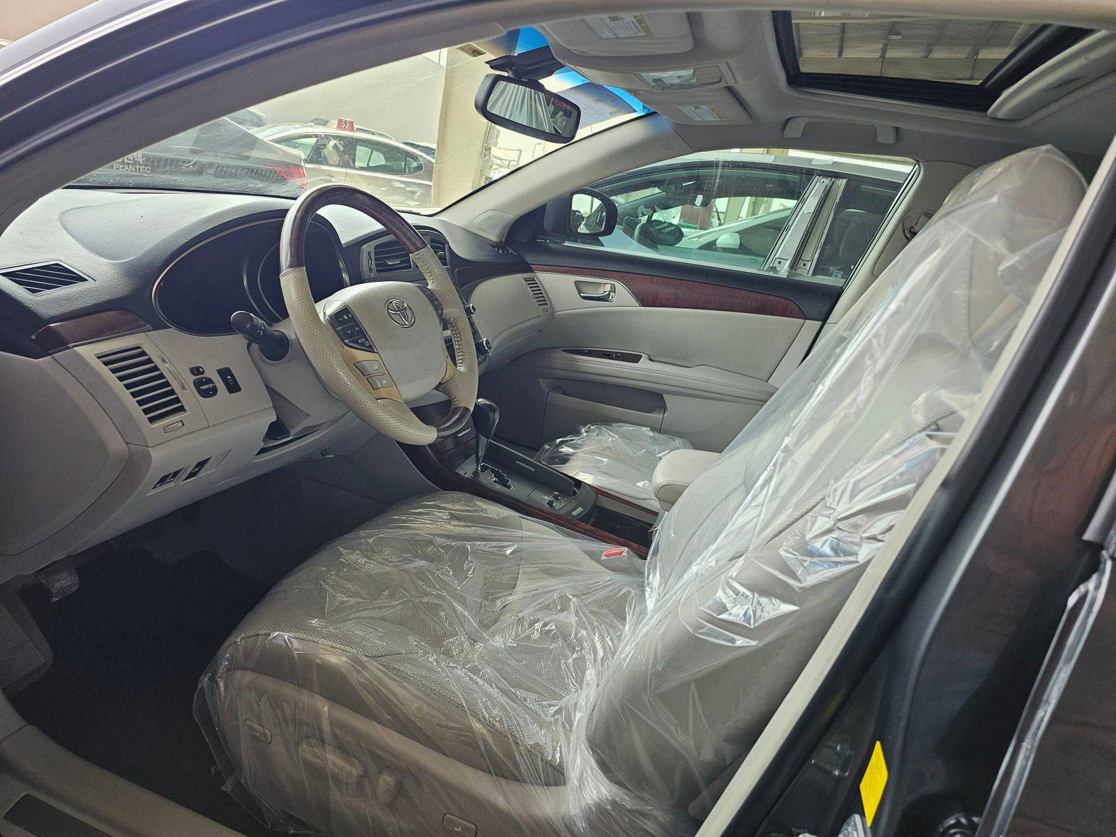 TOYOTA AVALON 2011 - Marhaba Auction Used Cars - Image 10