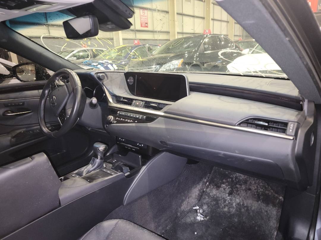 2021 LEXUS ES 300H — 18486 Miles — Lot 37457468 - Marhaba Auctions Used Cars - Image 5
