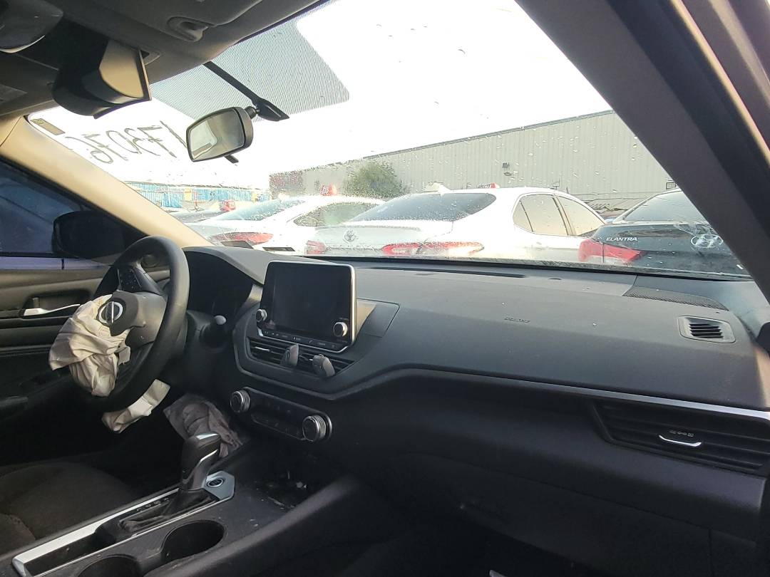 2020 NISSAN ALTIMA — 37247 Miles — Lot 77322453 - Marhaba Auctions Used Cars - Image 5