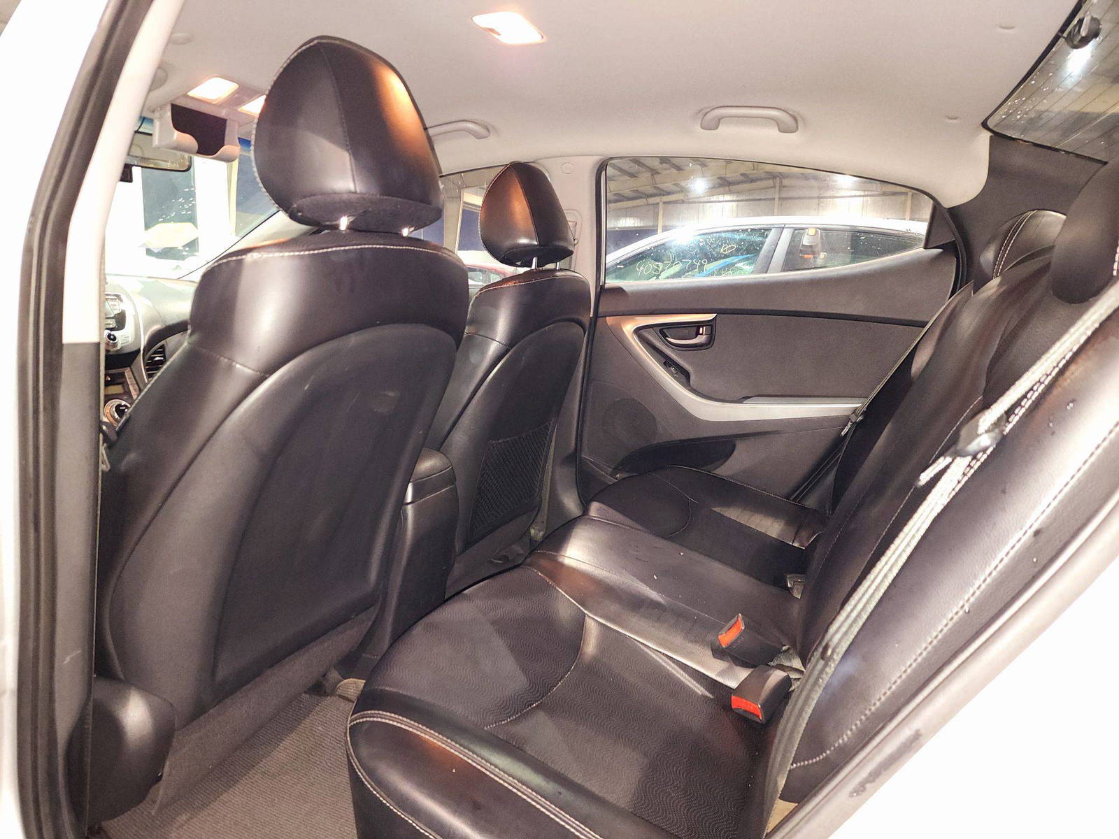 2011 HYUNDAI AVANTE — 179748 KM — Lot 102580 — Souq - Marhaba Auctions Used Cars - Image 6
