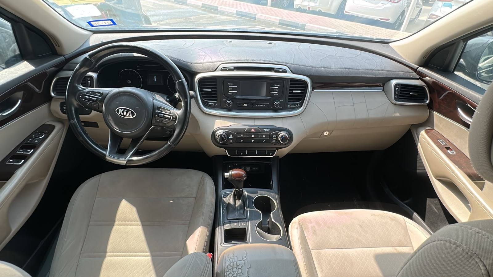 2016 KIA SORENTO — 150005 Miles — Lot 7GG066382 — Souq - Marhaba Auctions Used Cars - Image 7