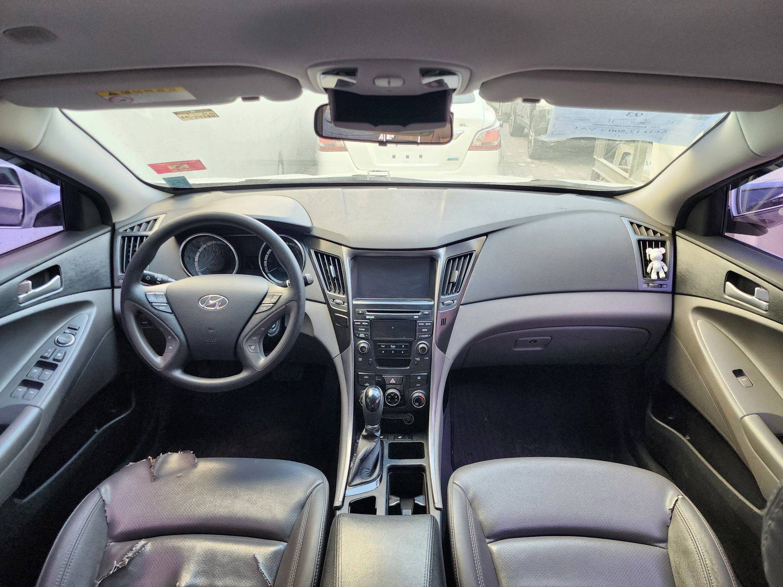 2013 HYUNDAI SONATA — 174394 KM — Lot 500450 — Al Quoz - Marhaba Auctions Used Cars - Image 8