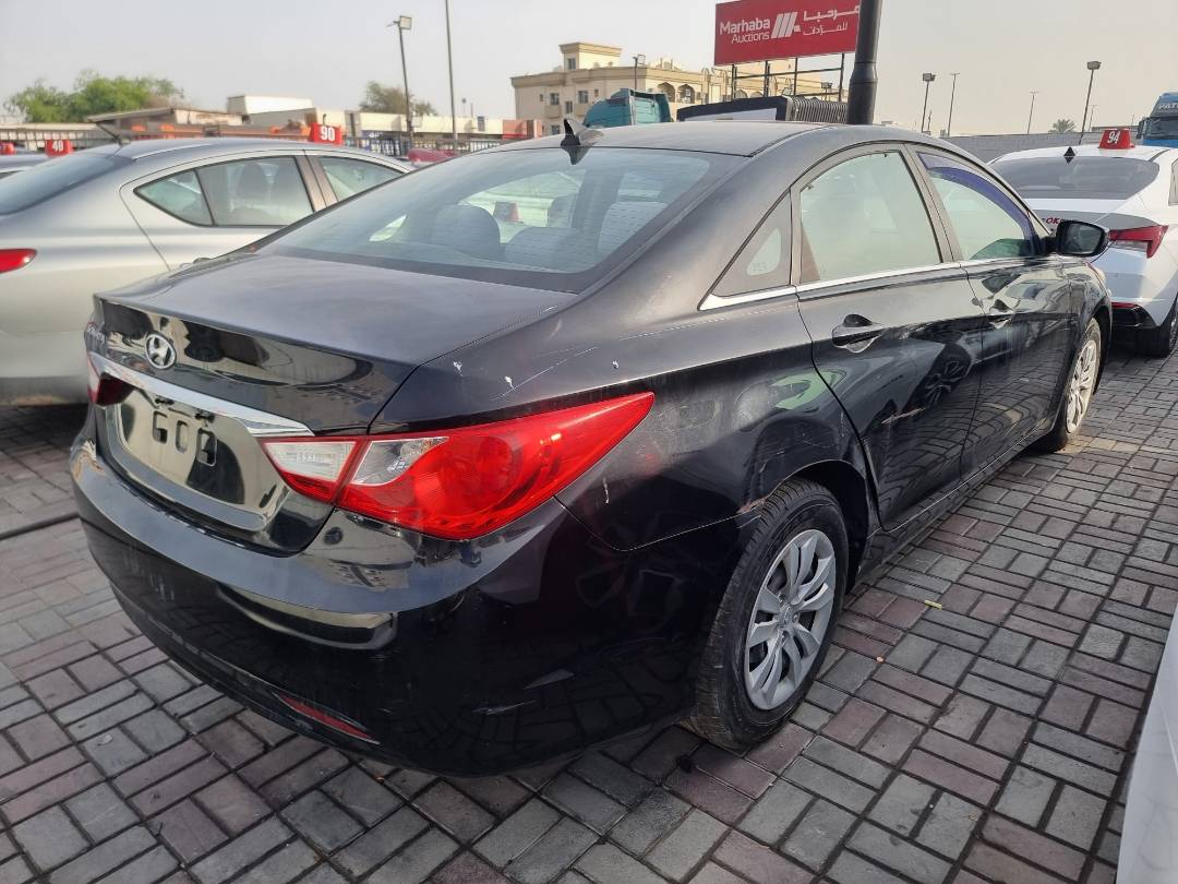 2011 HYUNDAI SONATA — 118463 Miles — Lot 214587 — Ind. 12 - Marhaba Auctions Used Cars - Image 4