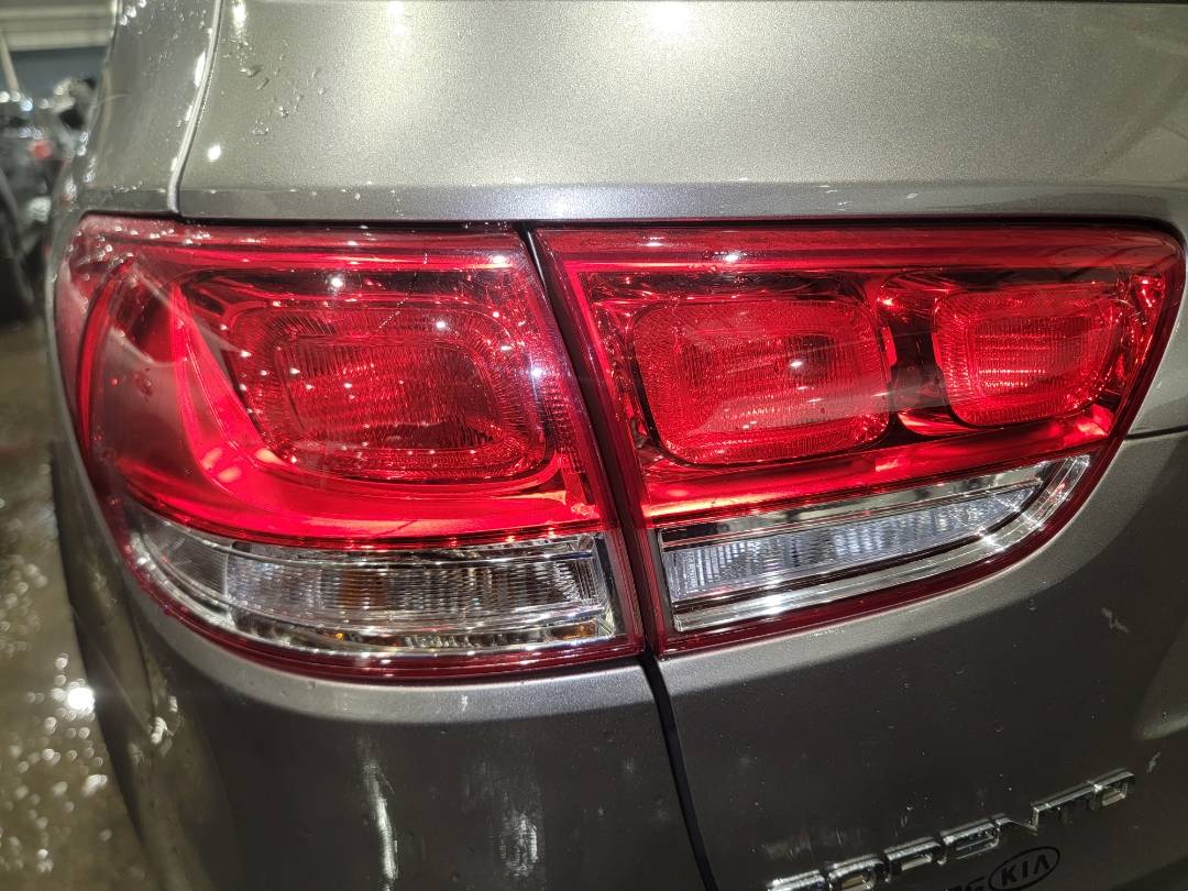 2018 KIA SORENTO — 107599 Miles — Lot 37544605 - Marhaba Auctions Used Cars - Image 10
