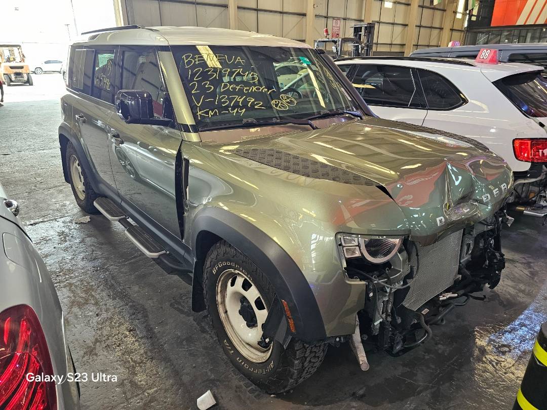2023 LAND ROVER DEFENDER 110 S — 43495 KM — Lot 5P2137492 — Main - Marhaba Auctions Used Cars - Image 5