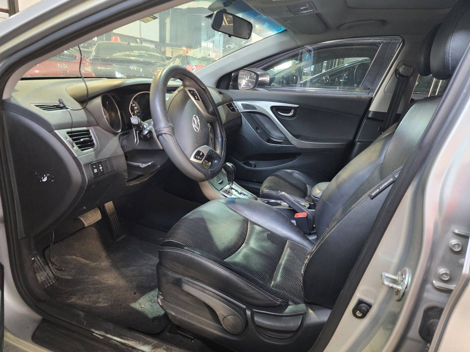 2011 HYUNDAI AVANTE — 77174 KM — Lot 085915 — Al Quoz - Marhaba Auctions Used Cars - Image 7