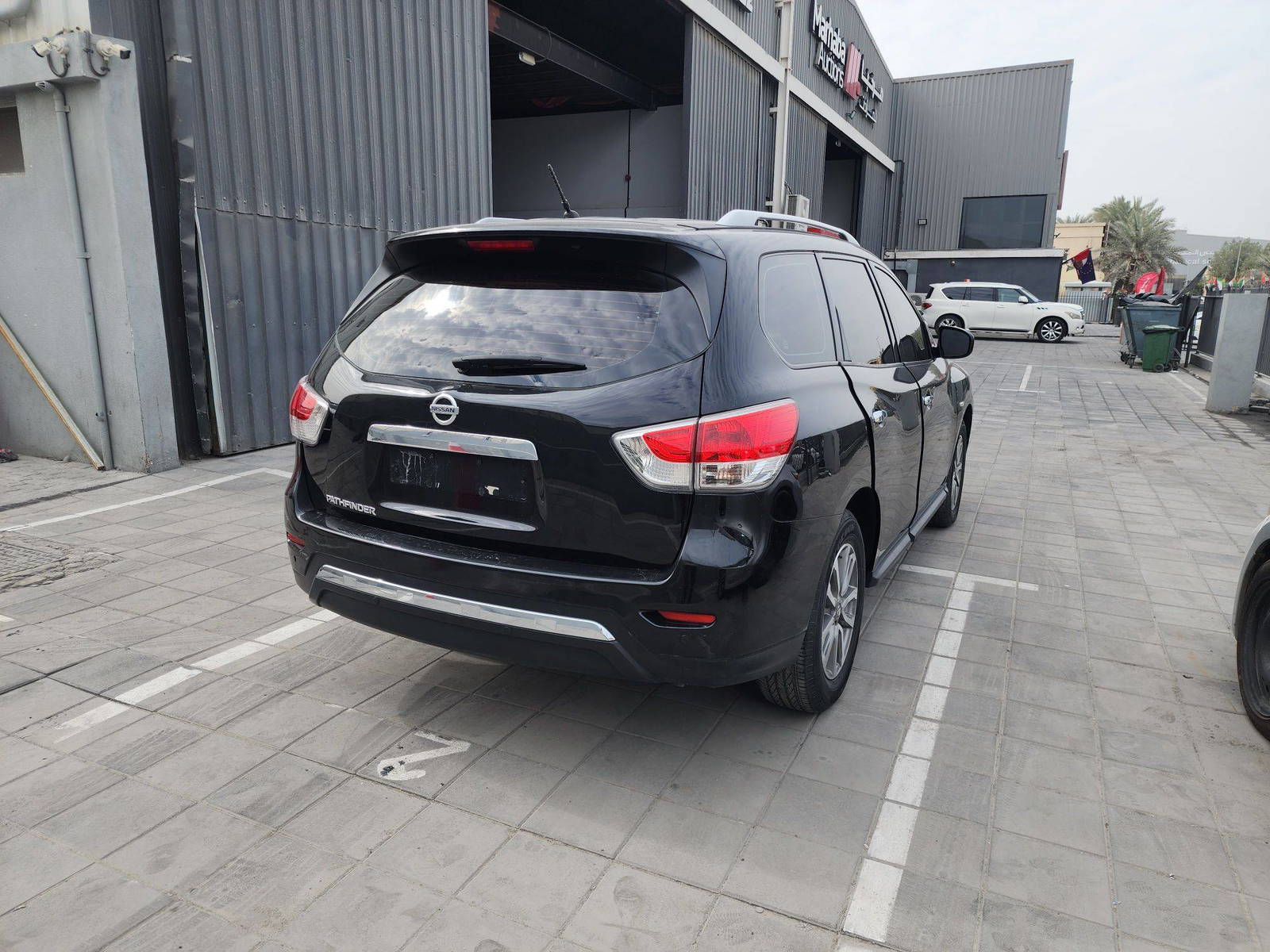 2014 NISSAN PATHFINDER — 181614 KM — Lot 638948 — Al Quoz - Marhaba Auctions Used Cars - Image 6