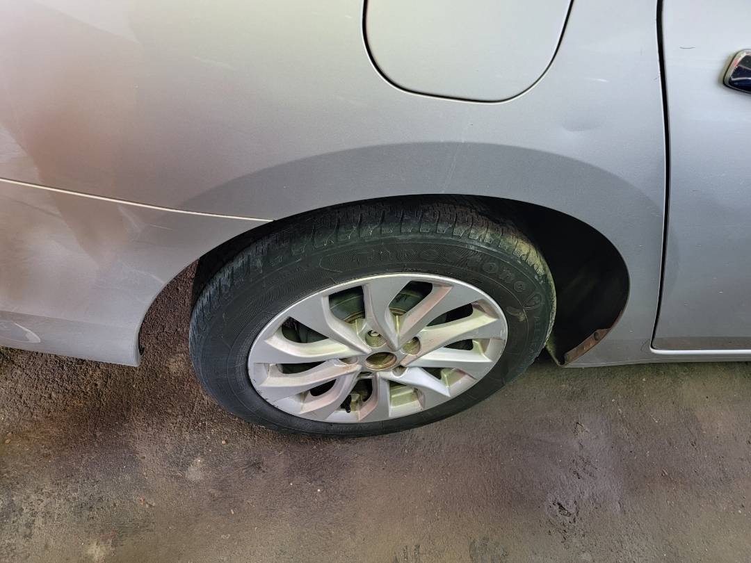 2019 NISSAN SENTRA — 96149 Miles — Lot 77476363 - Marhaba Auctions Used Cars - Image 4