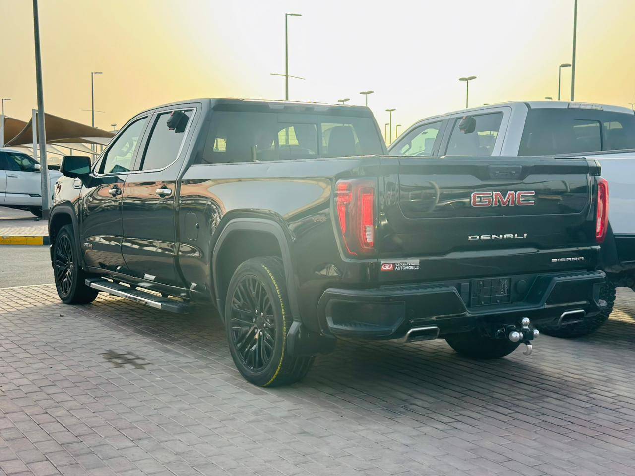 2022 GMC SIERRA — 85381 KM — Lot Z541416 — Souq - Marhaba Auctions Used Cars - Image 7