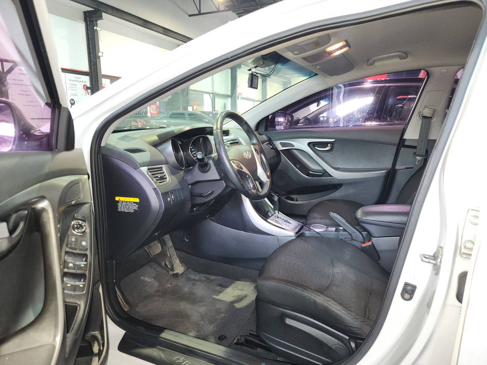 2012 HYUNDAI AVANTE — 208320 KM — Lot 210029 — Al Quoz - Marhaba Auctions Used Cars - Image 9
