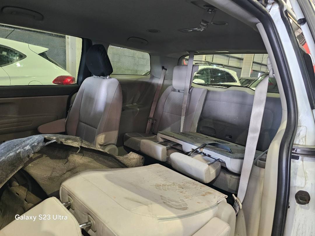 2019 KIA SEDONA — 193114 KM — Lot 12332908 — Souq - Marhaba Auctions Used Cars - Image 14