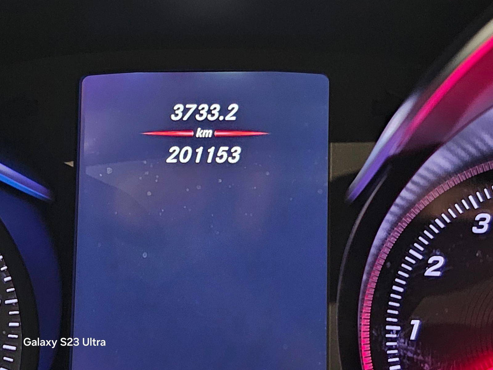 MERCEDES BENZ GLC 350E 2019 - Marhaba Auction Used Cars - Image 9