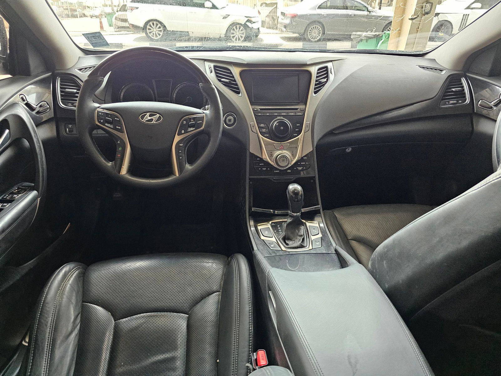 2012 HYUNDAI GRANDEUR — 134813 KM — Lot 127368 — Souq - Marhaba Auctions Used Cars - Image 7