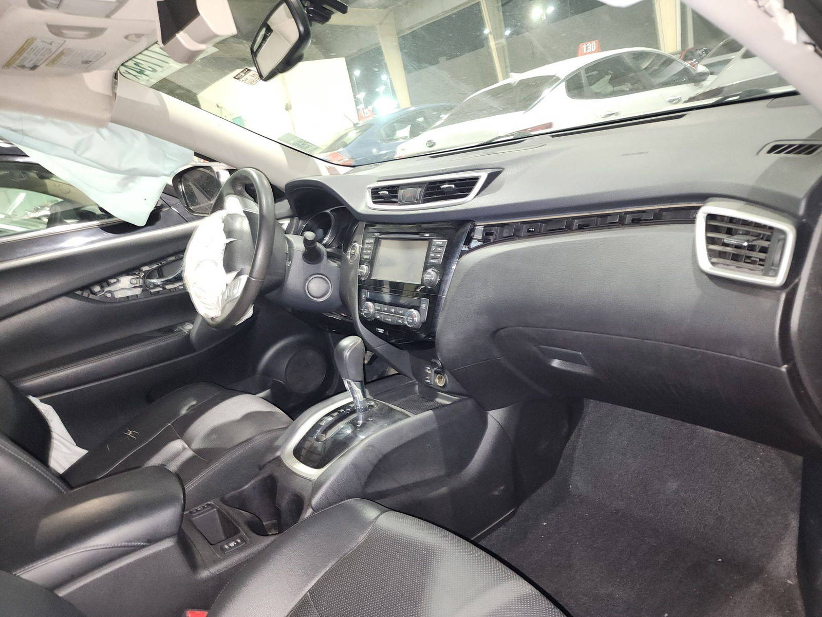 2015 NISSAN ROGUE — 176952 KM — Lot 38577754 — Souq - Marhaba Auctions Used Cars - Image 5
