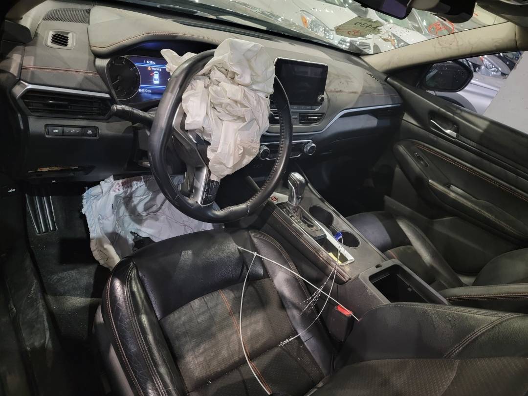 2019 NISSAN ALTIMA — 100249 Miles — Lot 37695439 - Marhaba Auctions Used Cars - Image 4