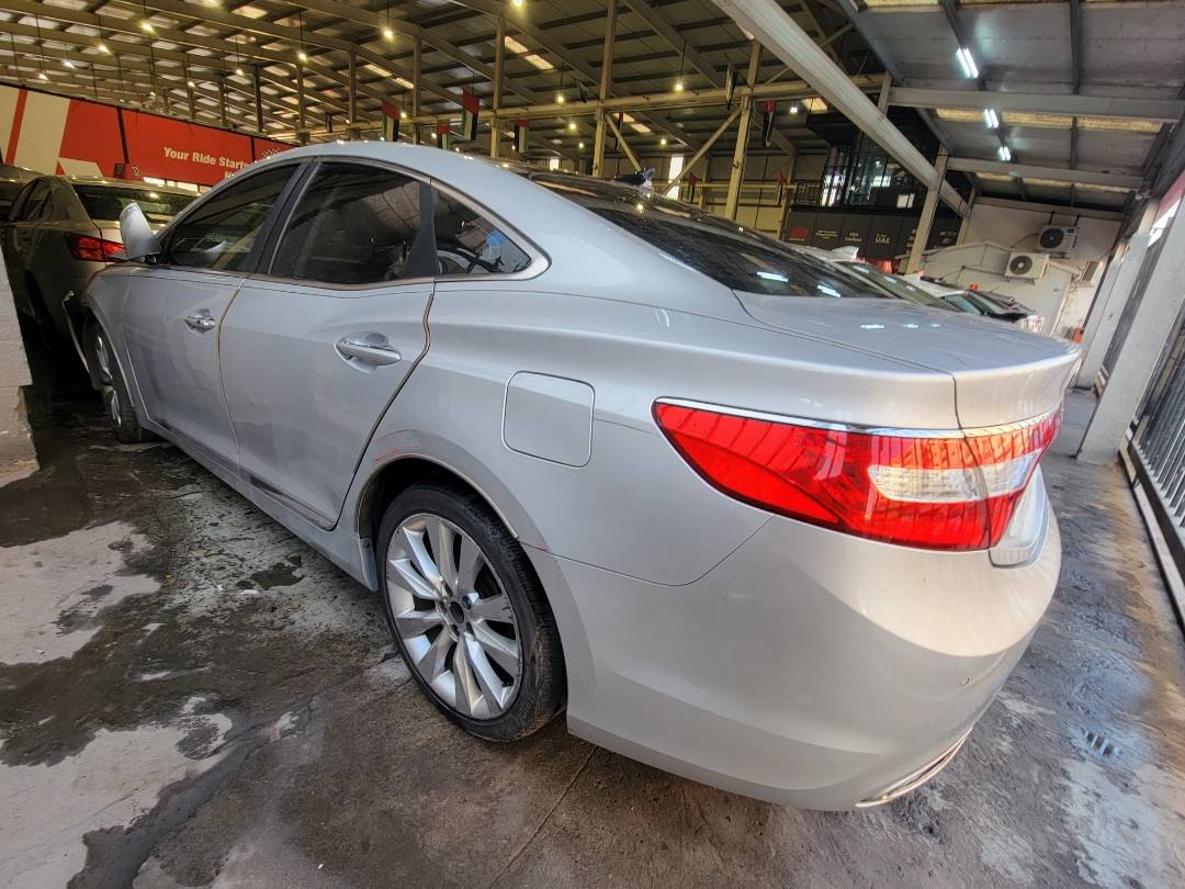 2014 HYUNDAI AZERA — 98975 Miles — Lot 41708035 — Main - Marhaba Auctions Used Cars - Image 5