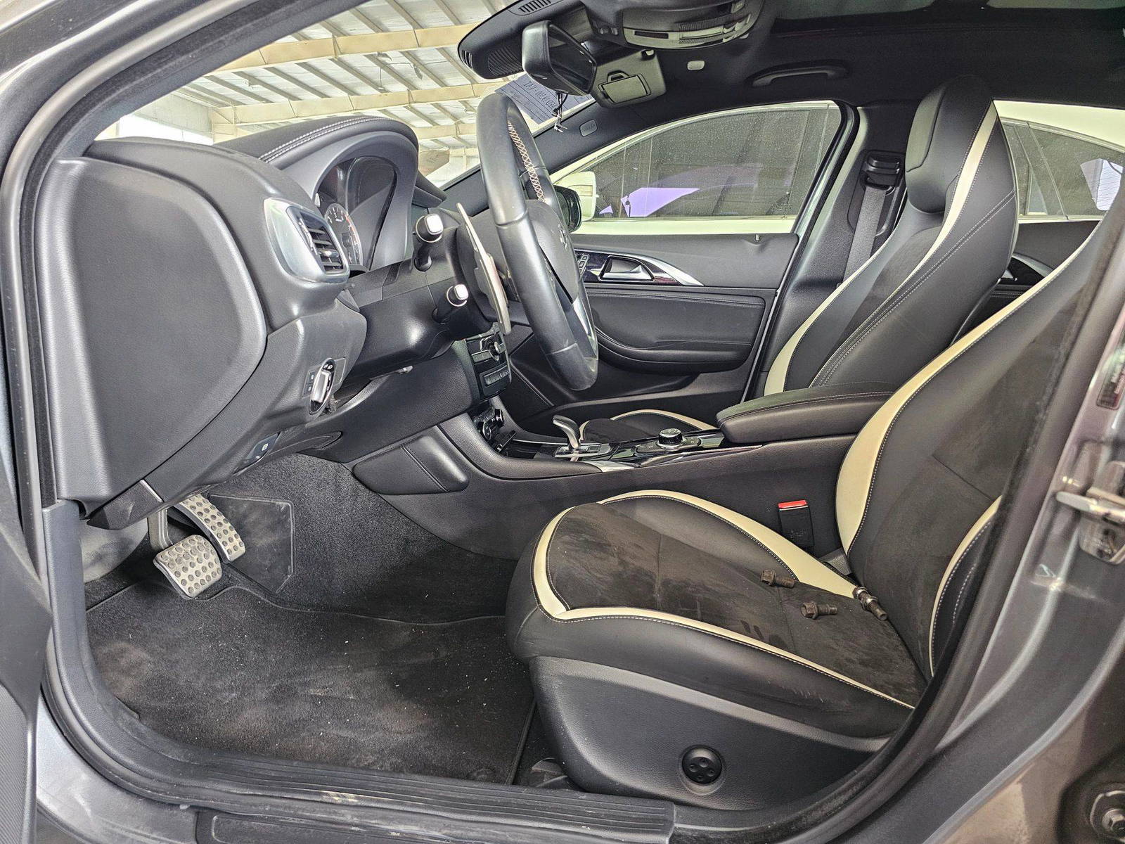 2017 INFINITI Q30S — 68894 KM — Lot 053028 — Souq - Marhaba Auctions Used Cars - Image 9