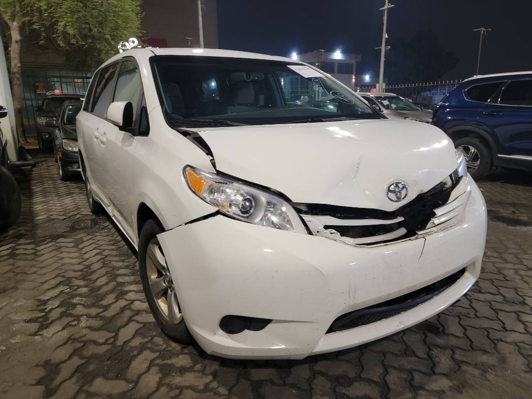 2017 TOYOTA SIENNA — 175182 Miles — Lot S824030 — Main - Marhaba Auctions Used Cars - Image 5