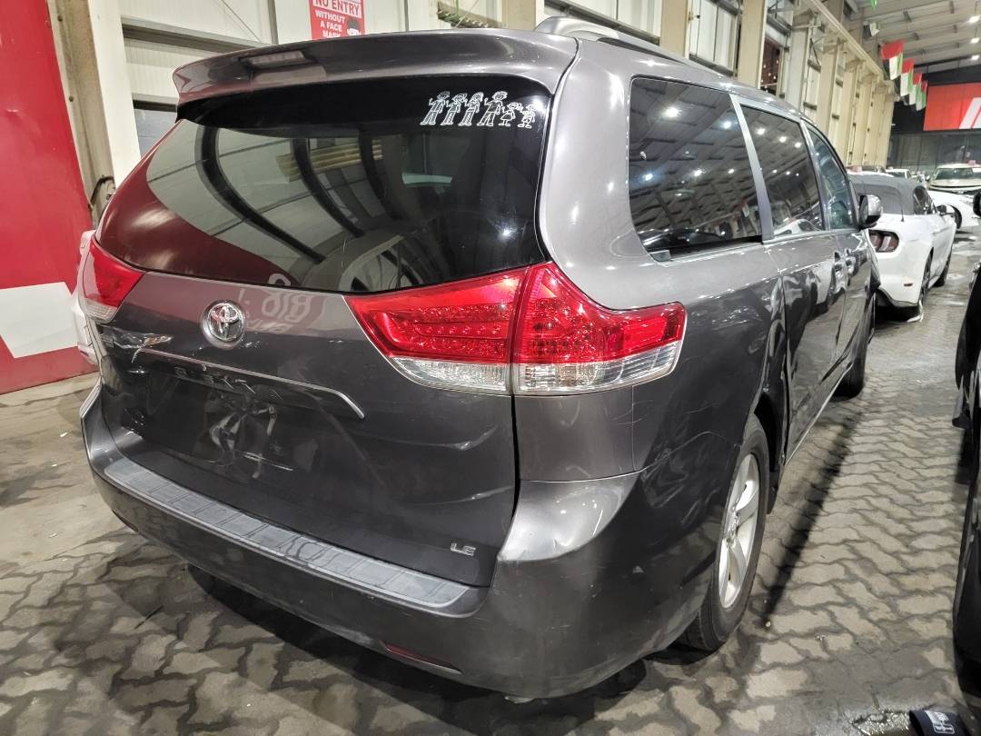 2011 TOYOTA SIENNA — 186634 Miles — Lot BS100414 — Souq - Marhaba Auctions Used Cars - Image 3