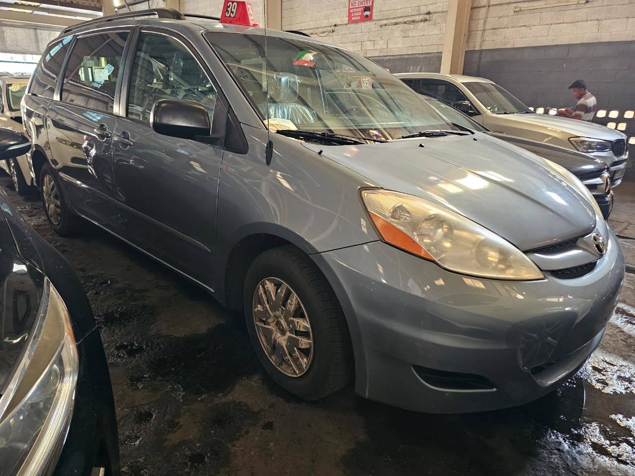 2010 TOYOTA SIENNA — 277138 Miles — Lot 9AS302868 — Main - Marhaba Auctions Used Cars - Image 4