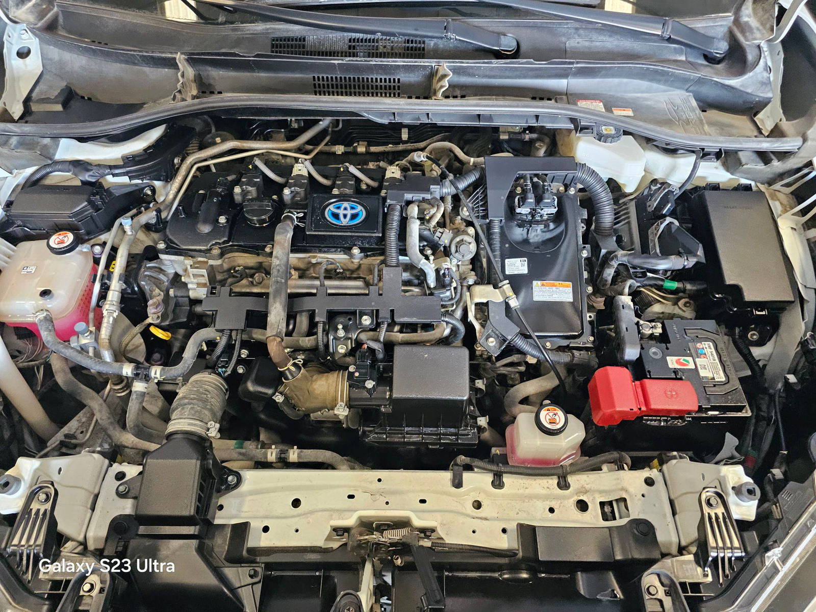 TOYOTA COROLLA CROSS XLE 2023 - Marhaba Auction Used Cars - Image 12