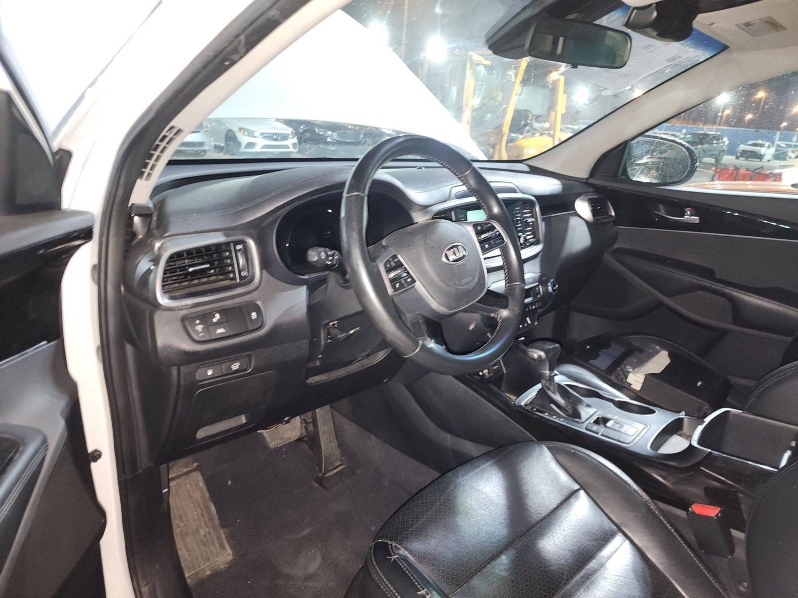 2020 KIA SORENTO — 81016 Miles — Lot 93246425 — Al Sajaa - Marhaba Auctions Used Cars - Image 8