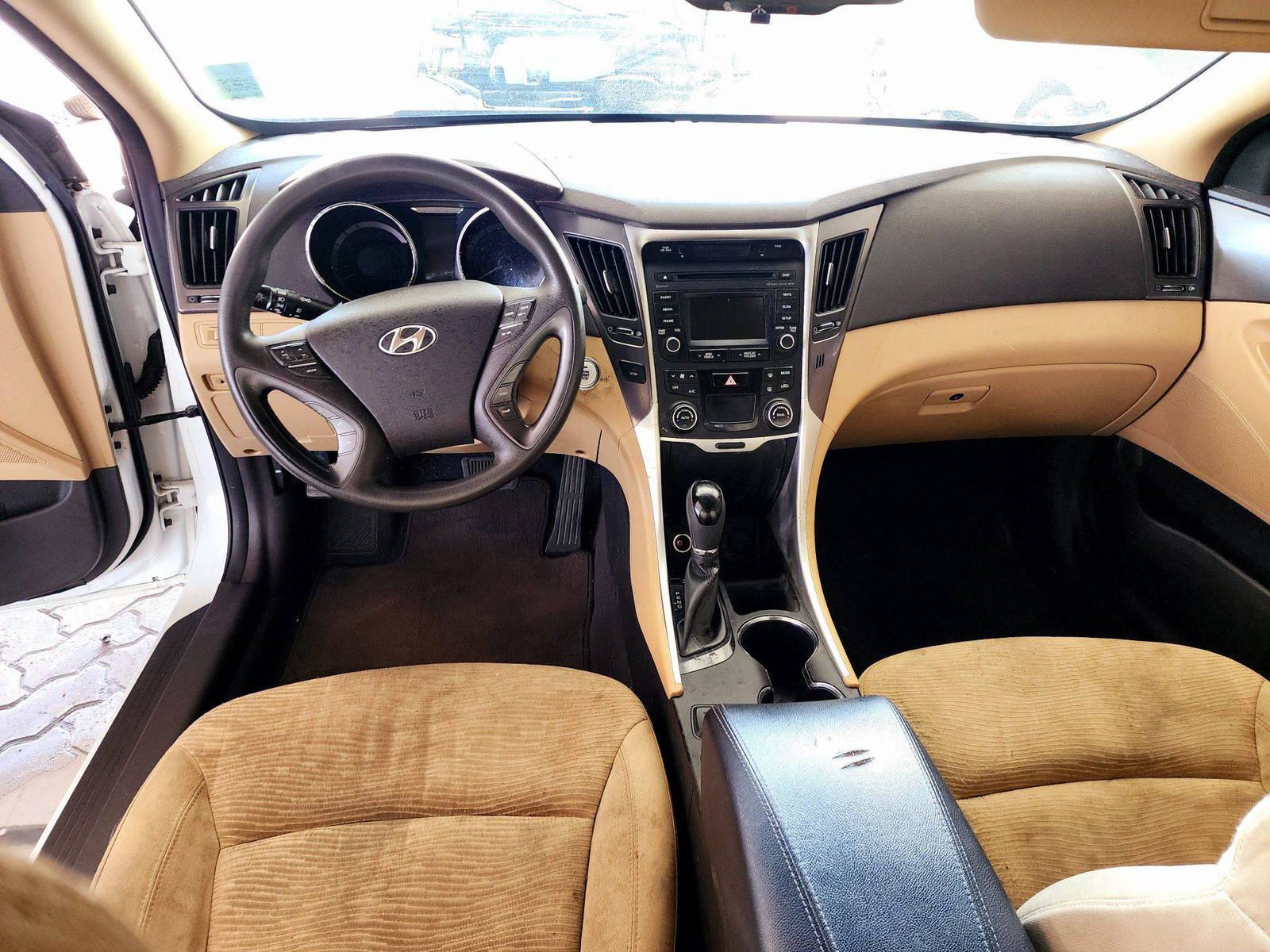 2015 HYUNDAI SONATA — 162300 Miles — Lot FA134364 — Souq - Marhaba Auctions Used Cars - Image 7