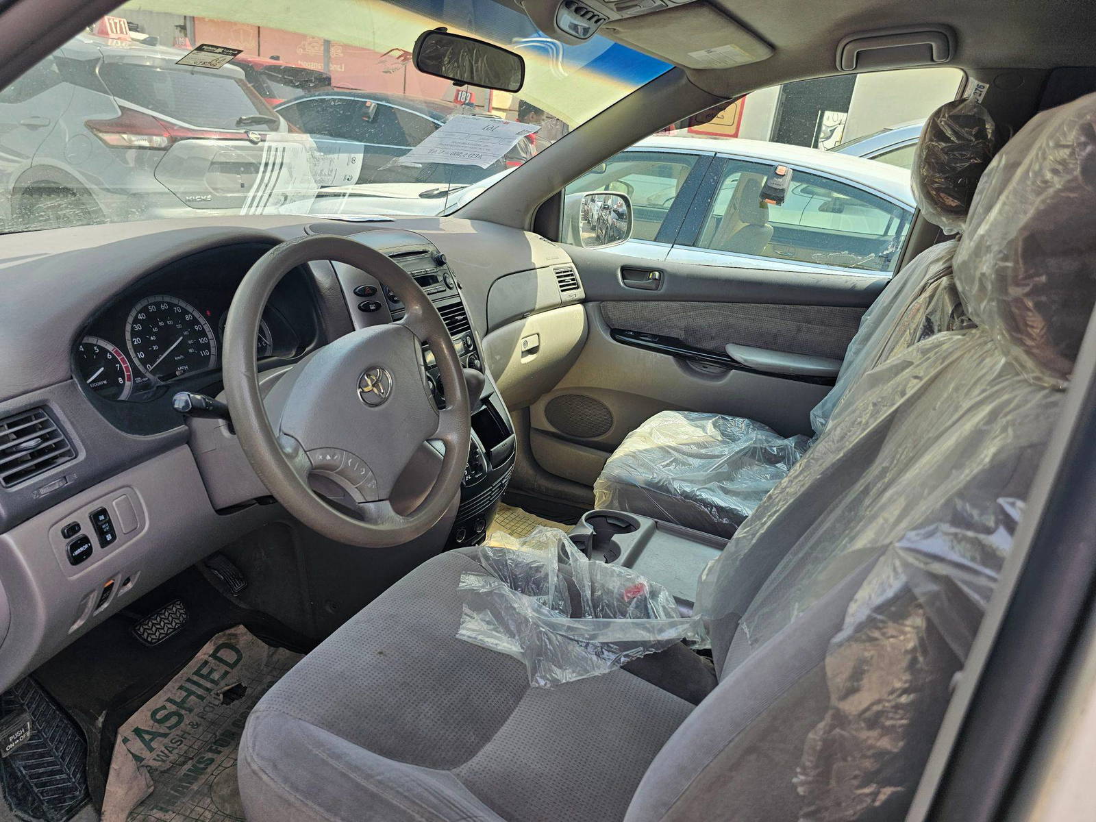 TOYOTA SIENNA 2005 - Marhaba Auction Used Cars - Image 8