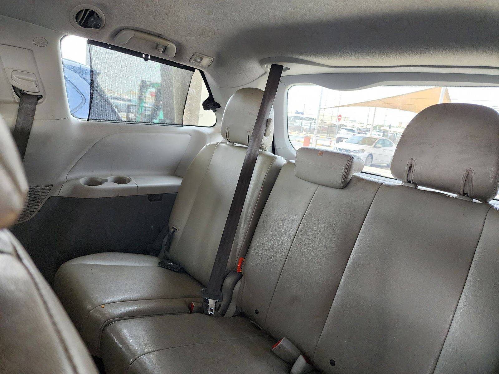 2011 TOYOTA SIENNA — 180135 Miles — Lot 98777 — Souq - Marhaba Auctions Used Cars - Image 6