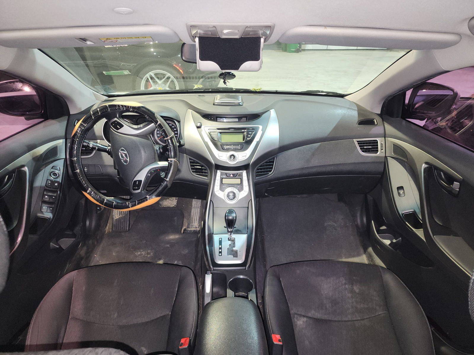 2011 HYUNDAI AVANTE — 184166 KM — Lot 004126 — Al Quoz - Marhaba Auctions Used Cars - Image 8
