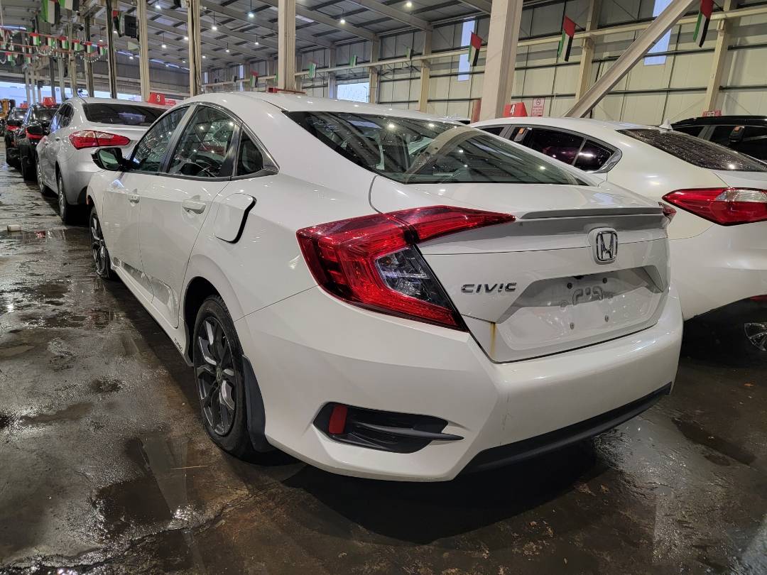 2016 HONDA CIVIC — 88920 KM — Lot 45031525 — Main - Marhaba Auctions Used Cars - Image 3
