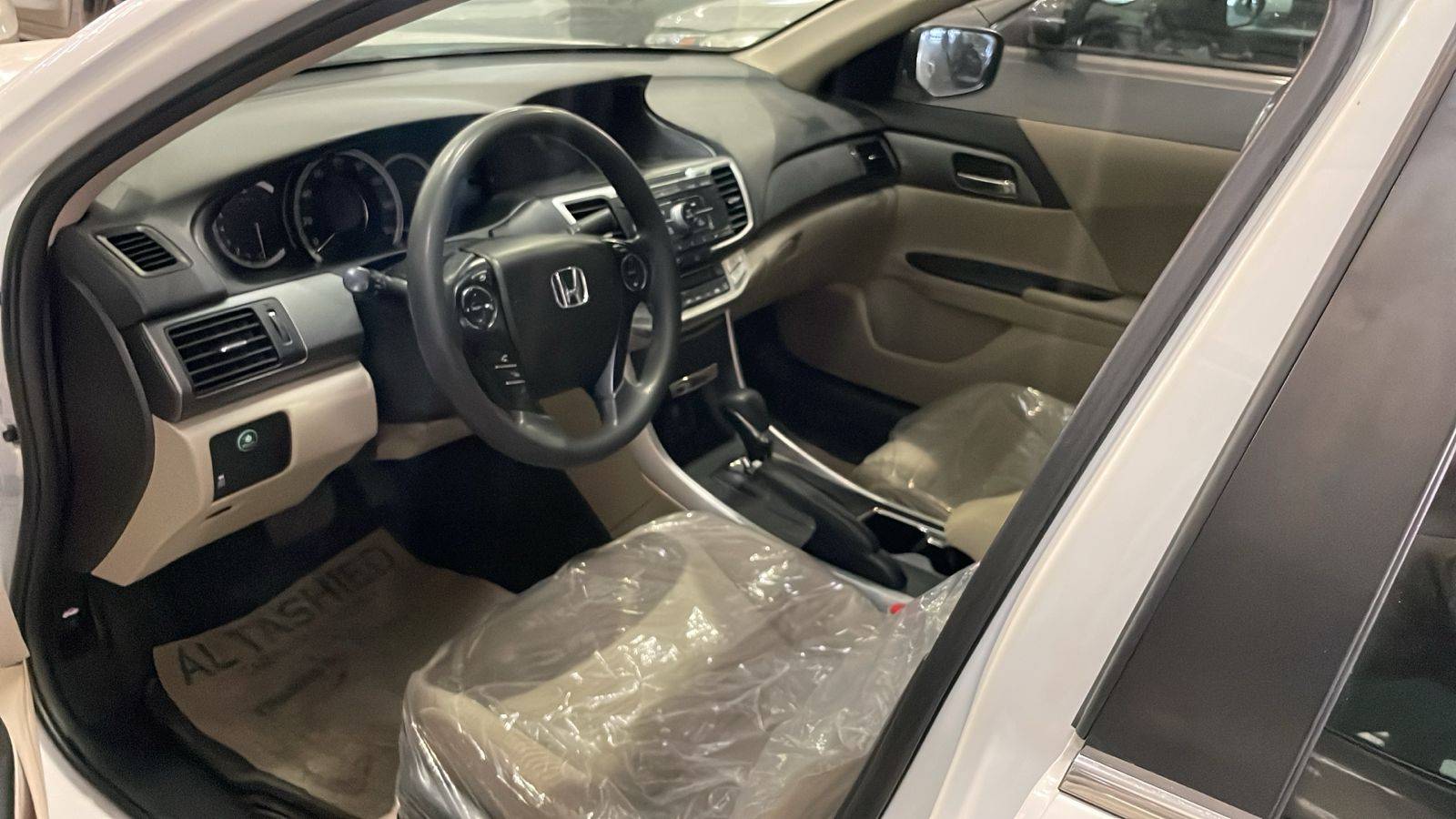 2015 HONDA ACCORD — 211649 Miles — Lot A026972 — Main - Marhaba Auctions Used Cars - Image 9