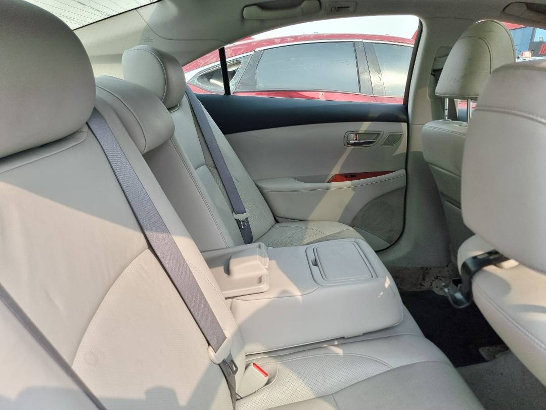 2009 LEXUS ES 350 — 184352 Miles — Lot 125487 — Souq - Marhaba Auctions Used Cars - Image 6
